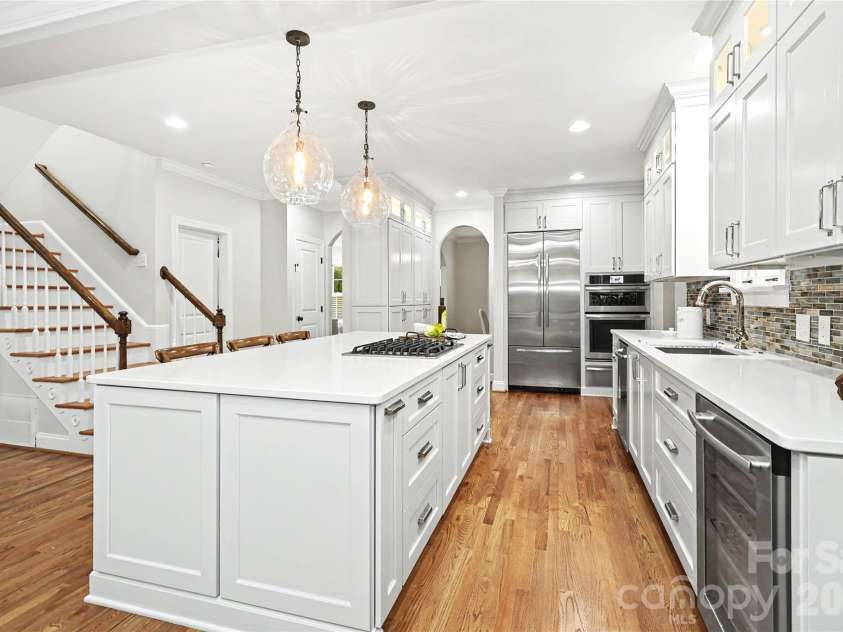 1825 Lombardy Circle, Charlotte, NC 28203.  MLS# CAR4407223, YatesRealty ID 45549. 