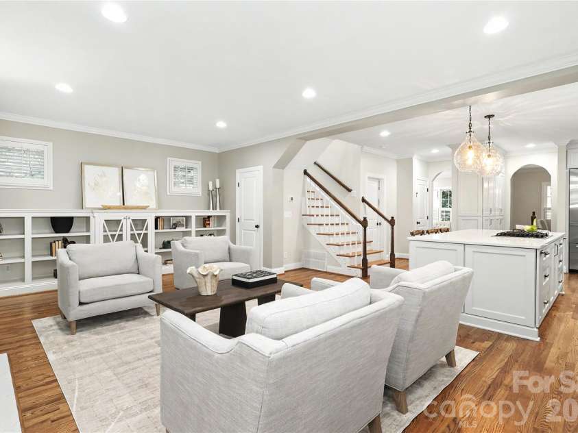 1825 Lombardy Circle, Charlotte, NC 28203.  MLS# CAR4407223, YatesRealty ID 45549. 