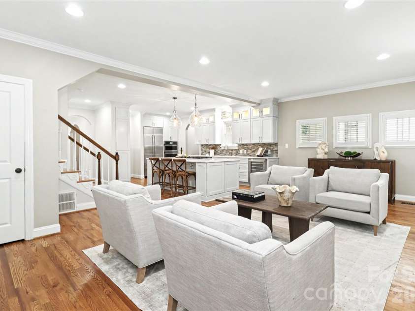 1825 Lombardy Circle, Charlotte, NC 28203.  MLS# CAR4407223, YatesRealty ID 45549. 