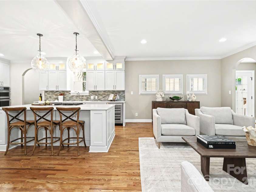 1825 Lombardy Circle, Charlotte, NC 28203.  MLS# CAR4407223, YatesRealty ID 45549. 
