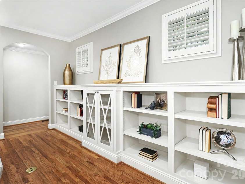 1825 Lombardy Circle, Charlotte, NC 28203.  MLS# CAR4407223, YatesRealty ID 45549. 
