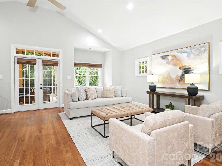 1825 Lombardy Circle, Charlotte, NC 28203.  MLS# CAR4407223, YatesRealty ID 45549. 