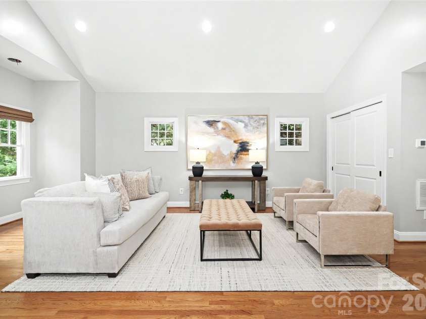 1825 Lombardy Circle, Charlotte, NC 28203.  MLS# CAR4407223, YatesRealty ID 45549. 
