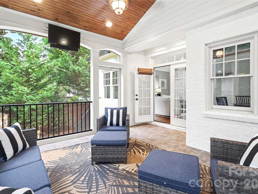 1825 Lombardy Circle, Charlotte, NC 28203.  MLS# CAR4407223, YatesRealty ID 45549. 
