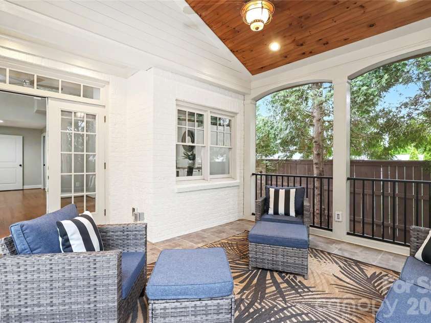 1825 Lombardy Circle, Charlotte, NC 28203.  MLS# CAR4407223, YatesRealty ID 45549. 