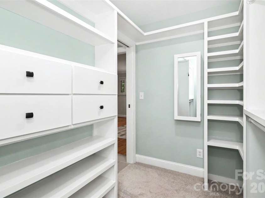1825 Lombardy Circle, Charlotte, NC 28203.  MLS# CAR4407223, YatesRealty ID 45549. 