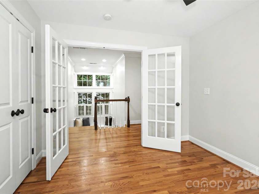 1825 Lombardy Circle, Charlotte, NC 28203.  MLS# CAR4407223, YatesRealty ID 45549. 