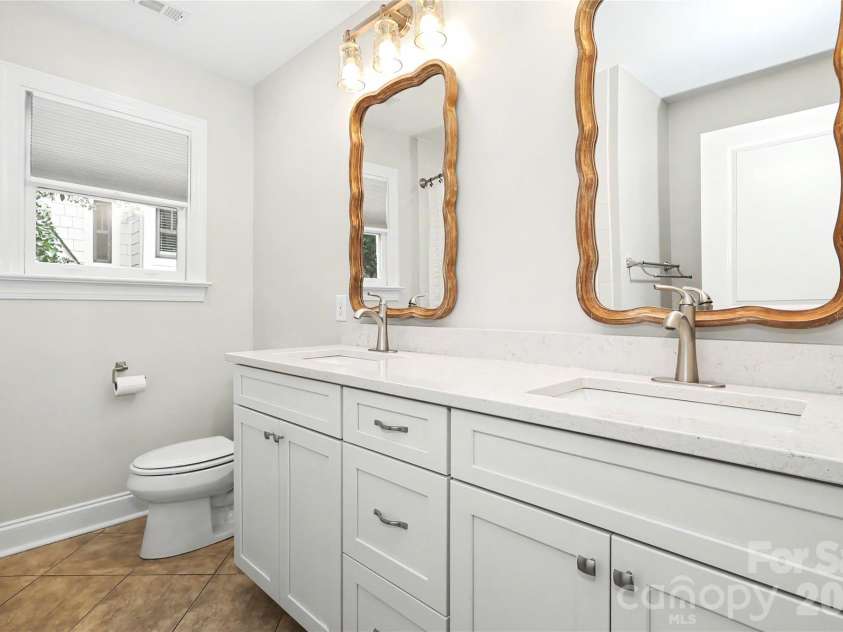 1825 Lombardy Circle, Charlotte, NC 28203.  MLS# CAR4407223, YatesRealty ID 45549. 