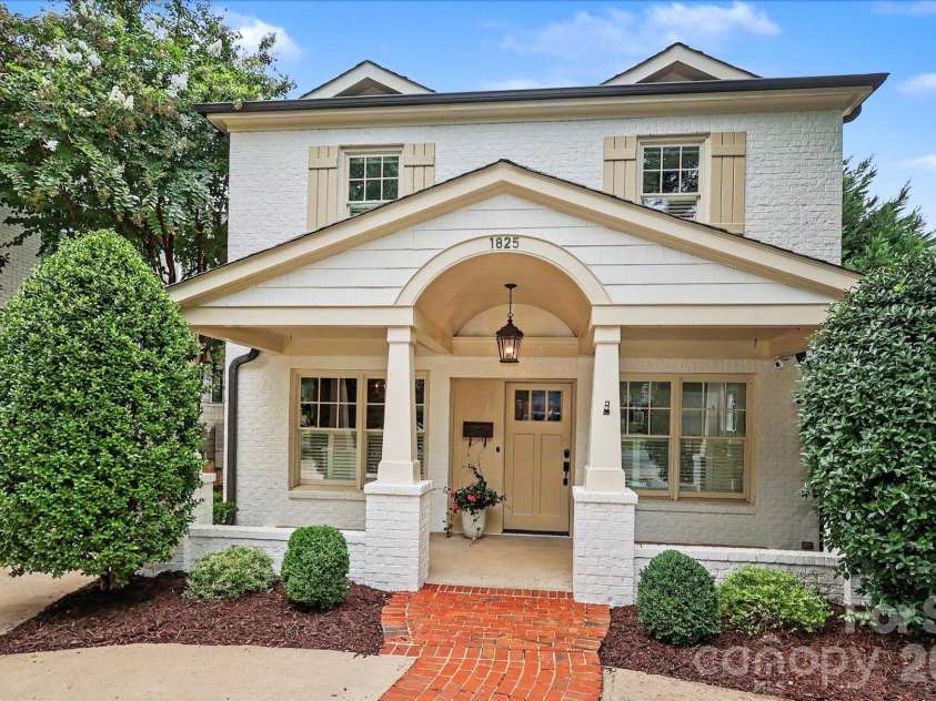1825 Lombardy Circle, Charlotte, NC 28203.  MLS# CAR4407223, YatesRealty ID 45549. 