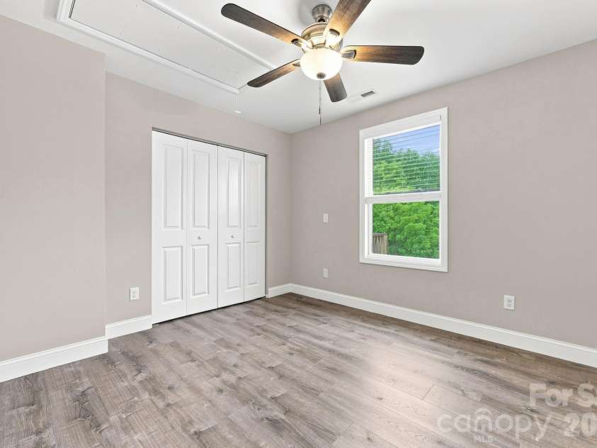 7 Greenridge Road, Weaverville, NC 28787.  MLS# CAR4415328, YatesRealty ID 45550. 1st Bedroom