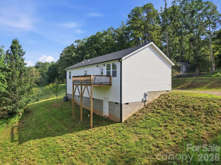 7 Greenridge Road, Weaverville, NC 28787.  MLS# CAR4415328, YatesRealty ID 45550. 