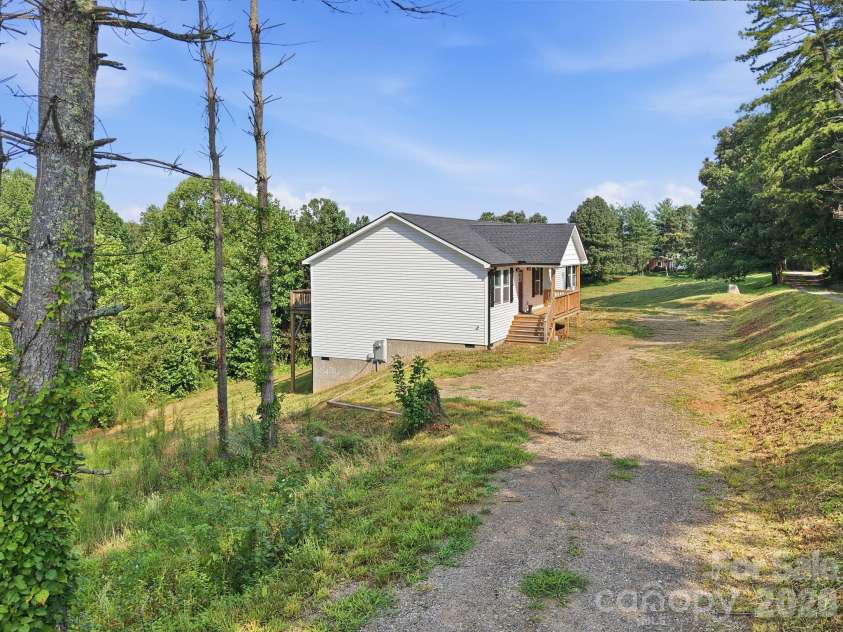 7 Greenridge Road, Weaverville, NC 28787.  MLS# CAR4415328, YatesRealty ID 45550. 