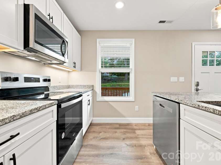 7 Greenridge Road, Weaverville, NC 28787.  MLS# CAR4415328, YatesRealty ID 45550. 