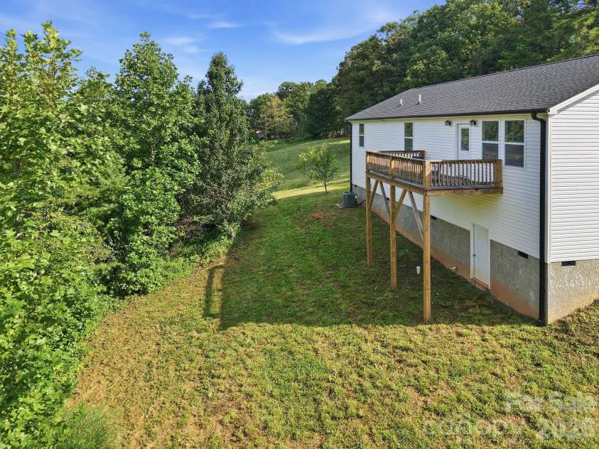 7 Greenridge Road, Weaverville, NC 28787.  MLS# CAR4415328, YatesRealty ID 45550. 