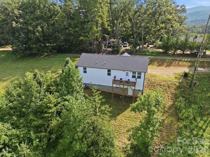 7 Greenridge Road, Weaverville, NC 28787.  MLS# CAR4415328, YatesRealty ID 45550. 