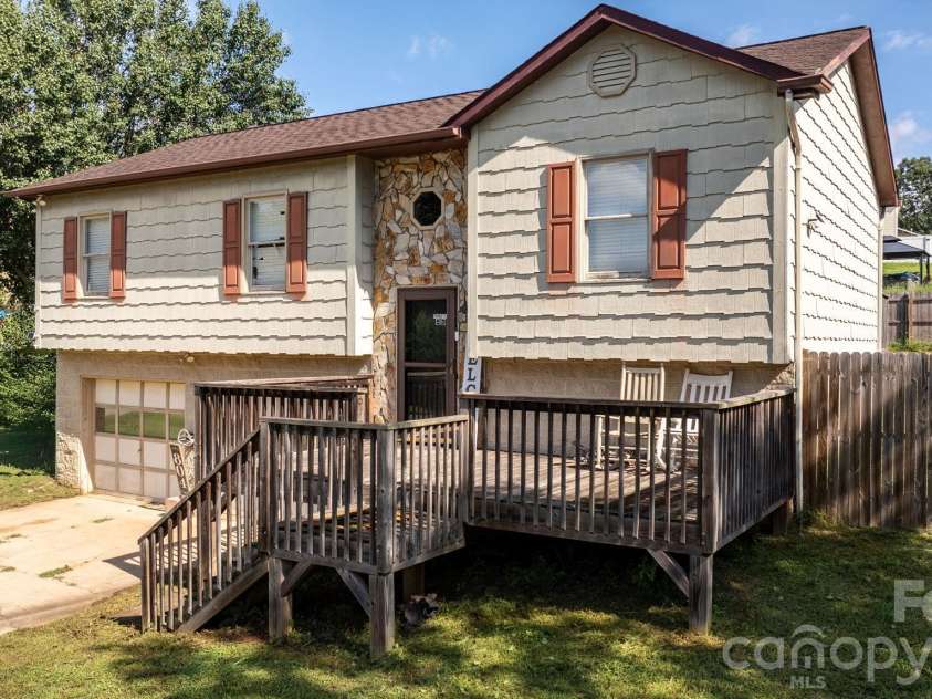 804 Southside Court, Lenoir, NC 28645.  MLS# CAR4416553, YatesRealty ID 45552. 