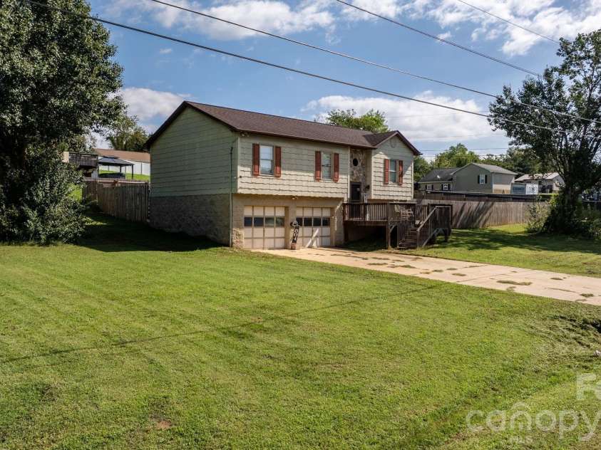804 Southside Court, Lenoir, NC 28645.  MLS# CAR4416553, YatesRealty ID 45552. 
