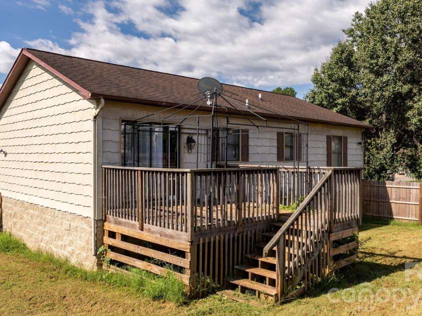 804 Southside Court, Lenoir, NC 28645.  MLS# CAR4416553, YatesRealty ID 45552. 