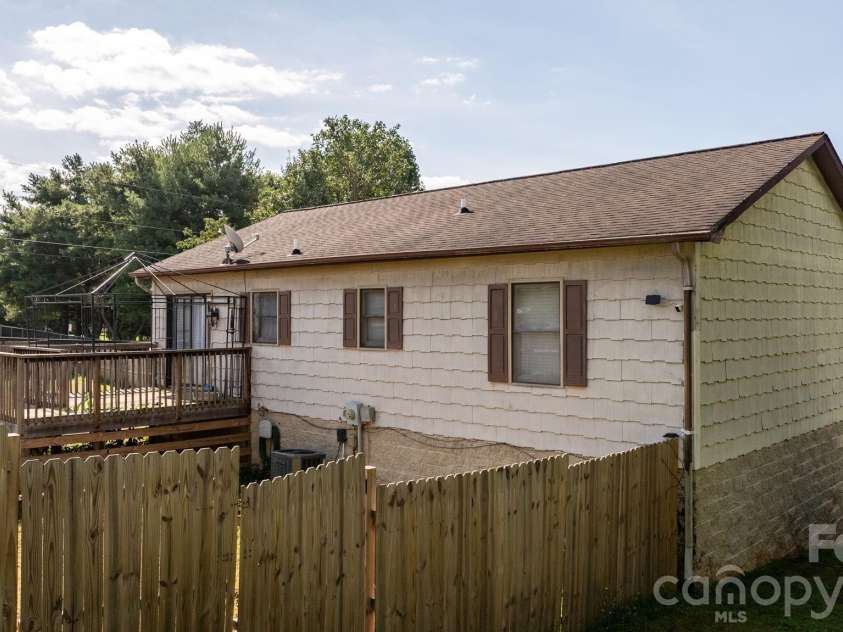 804 Southside Court, Lenoir, NC 28645.  MLS# CAR4416553, YatesRealty ID 45552. 