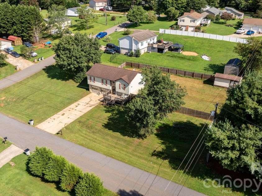 804 Southside Court, Lenoir, NC 28645.  MLS# CAR4416553, YatesRealty ID 45552. 