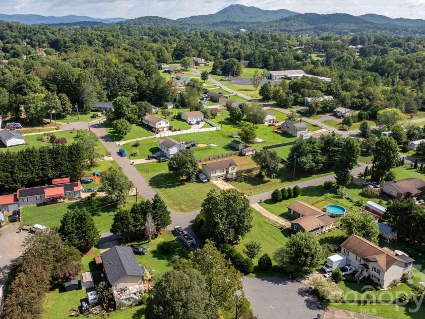 804 Southside Court, Lenoir, NC 28645.  MLS# CAR4416553, YatesRealty ID 45552. 