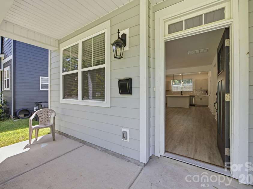 1812 Purser Drive, Charlotte, NC 28215.  MLS# CAR4416276, YatesRealty ID 45553. 