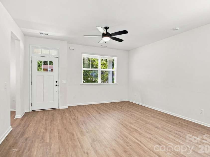 1812 Purser Drive, Charlotte, NC 28215.  MLS# CAR4416276, YatesRealty ID 45553. 