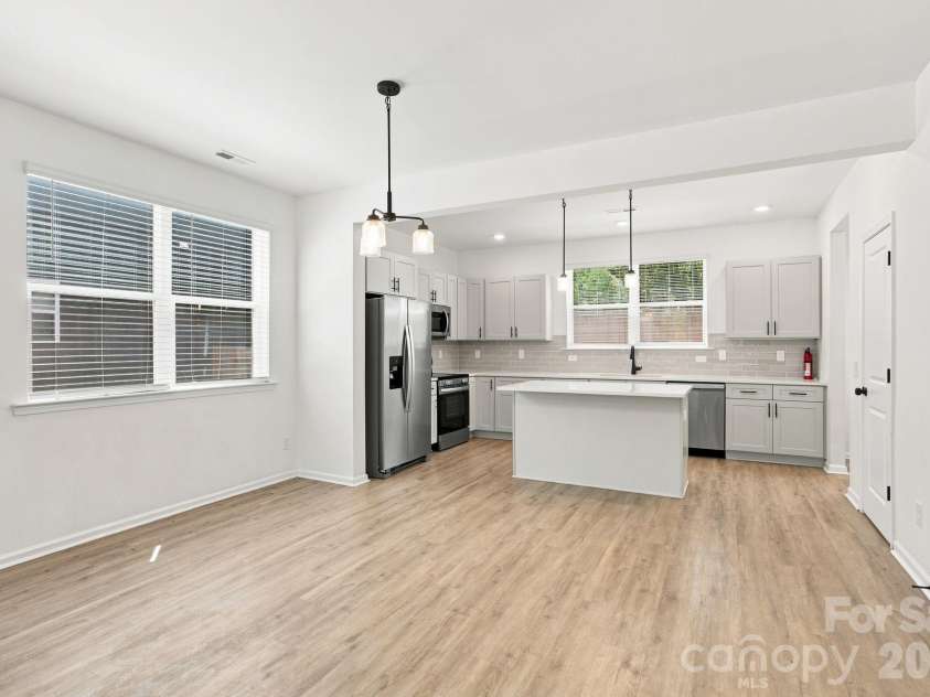 1812 Purser Drive, Charlotte, NC 28215.  MLS# CAR4416276, YatesRealty ID 45553. 