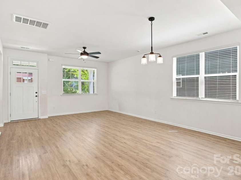 1812 Purser Drive, Charlotte, NC 28215.  MLS# CAR4416276, YatesRealty ID 45553. 