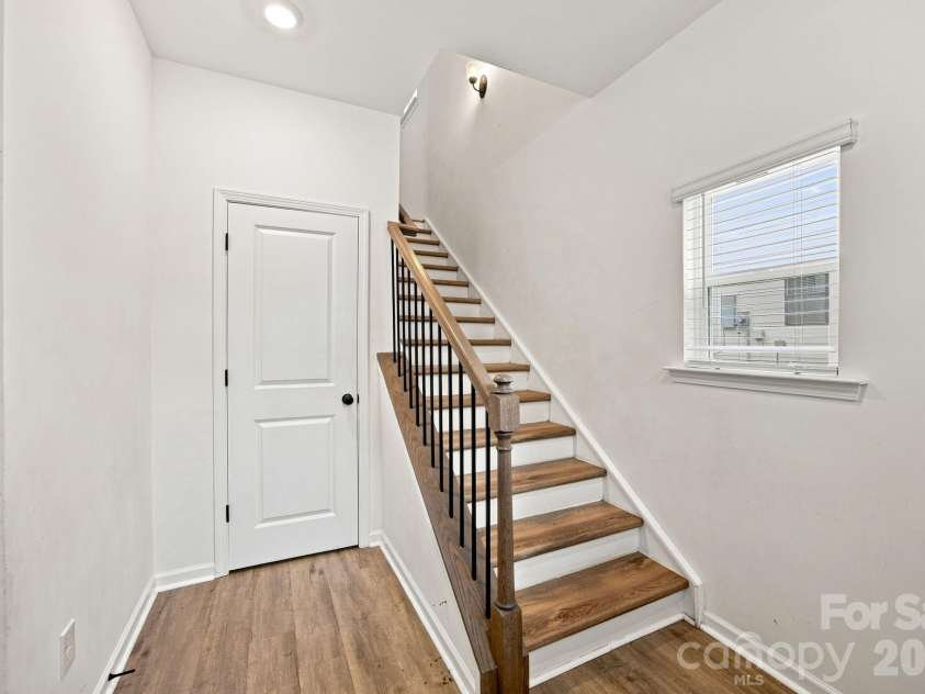 1812 Purser Drive, Charlotte, NC 28215.  MLS# CAR4416276, YatesRealty ID 45553. 