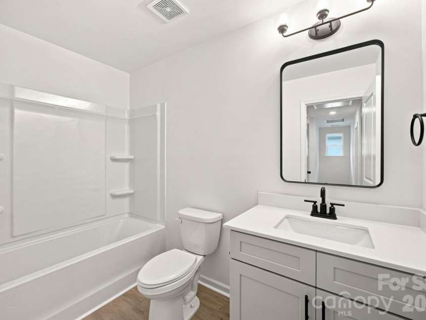 1812 Purser Drive, Charlotte, NC 28215.  MLS# CAR4416276, YatesRealty ID 45553. 