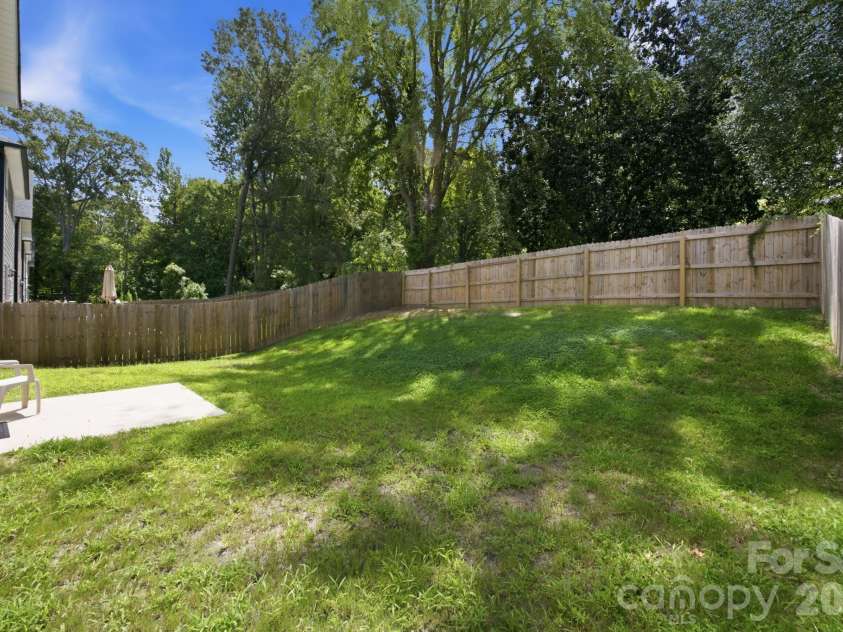 1812 Purser Drive, Charlotte, NC 28215.  MLS# CAR4416276, YatesRealty ID 45553. 