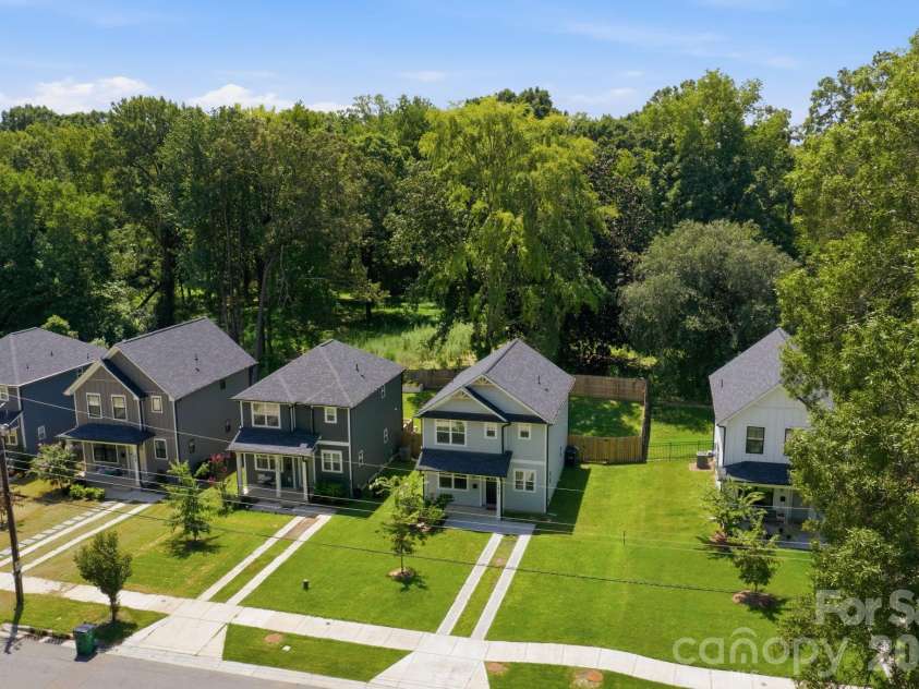 1812 Purser Drive, Charlotte, NC 28215.  MLS# CAR4416276, YatesRealty ID 45553. 