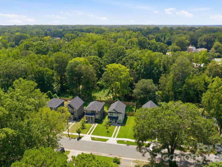 1812 Purser Drive, Charlotte, NC 28215.  MLS# CAR4416276, YatesRealty ID 45553. 