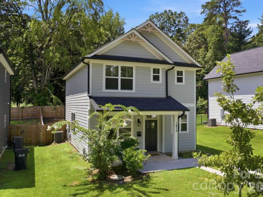 1812 Purser Drive, Charlotte, NC 28215.  MLS# CAR4416276, YatesRealty ID 45553. 