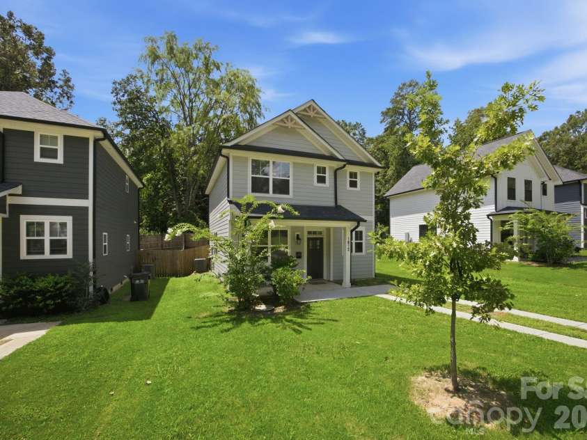 1812 Purser Drive, Charlotte, NC 28215.  MLS# CAR4416276, YatesRealty ID 45553. 