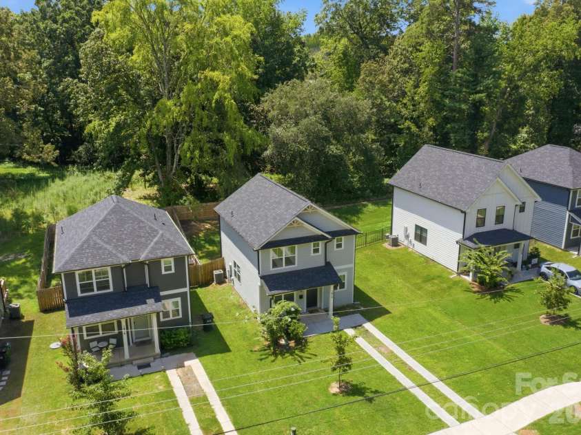 1812 Purser Drive, Charlotte, NC 28215.  MLS# CAR4416276, YatesRealty ID 45553. 