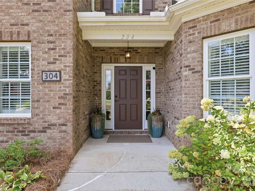 304 Stutts Road, Mooresville, NC 28117.  MLS# CAR4413513, YatesRealty ID 45554. 