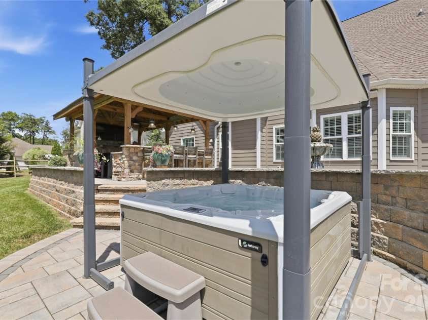 304 Stutts Road, Mooresville, NC 28117.  MLS# CAR4413513, YatesRealty ID 45554. 
