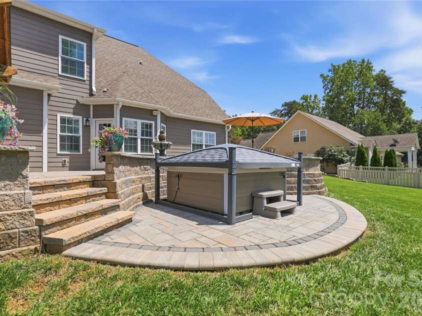 304 Stutts Road, Mooresville, NC 28117.  MLS# CAR4413513, YatesRealty ID 45554. 