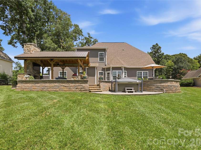 304 Stutts Road, Mooresville, NC 28117.  MLS# CAR4413513, YatesRealty ID 45554. 