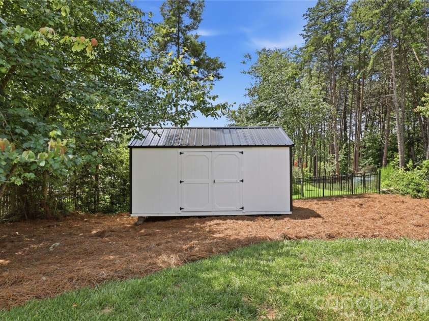 304 Stutts Road, Mooresville, NC 28117.  MLS# CAR4413513, YatesRealty ID 45554. 