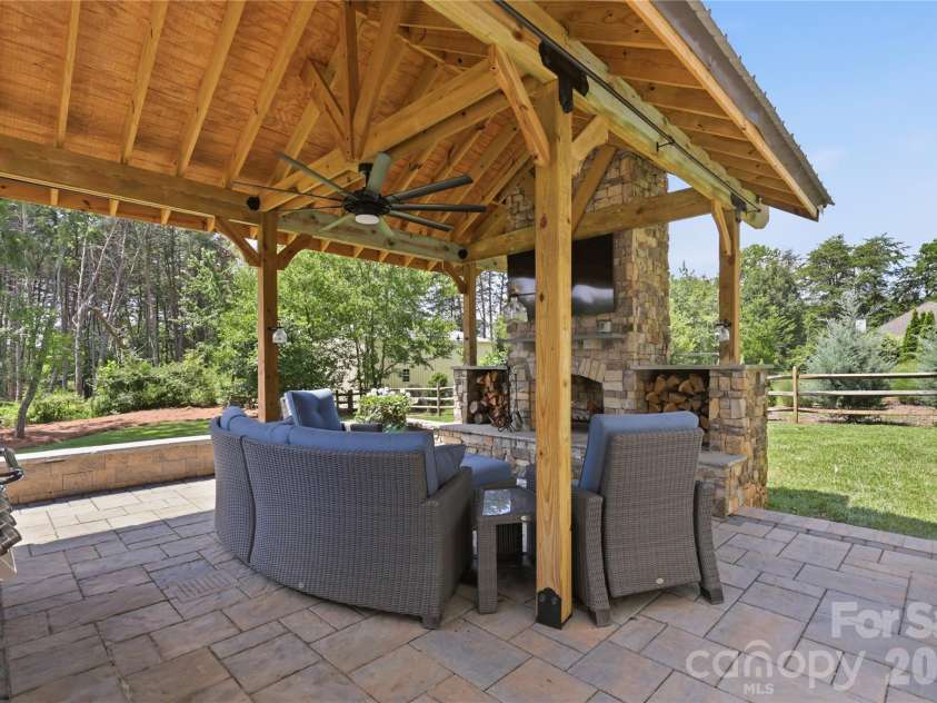 304 Stutts Road, Mooresville, NC 28117.  MLS# CAR4413513, YatesRealty ID 45554. 