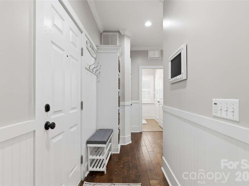 304 Stutts Road, Mooresville, NC 28117.  MLS# CAR4413513, YatesRealty ID 45554. 