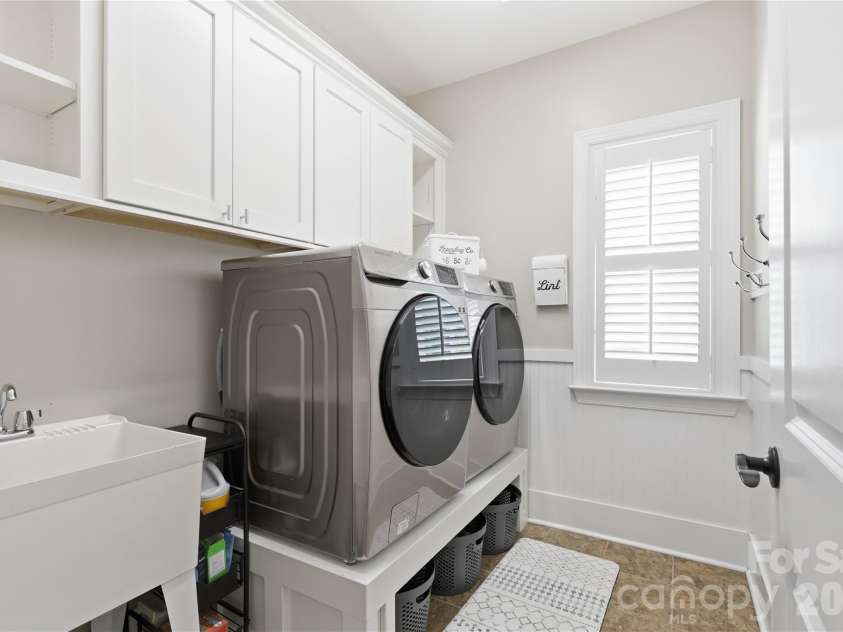 304 Stutts Road, Mooresville, NC 28117.  MLS# CAR4413513, YatesRealty ID 45554. 