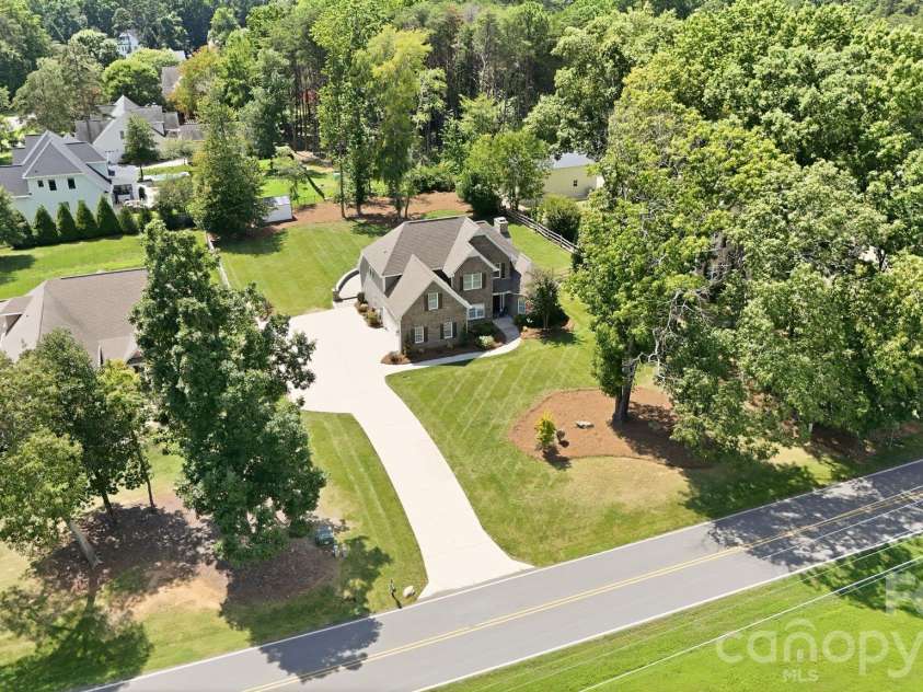 304 Stutts Road, Mooresville, NC 28117.  MLS# CAR4413513, YatesRealty ID 45554. 