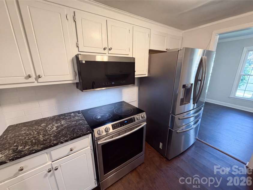 8042 Regent Park Lane, Charlotte, NC 28210.  MLS# CAR4416558, YatesRealty ID 45555. 