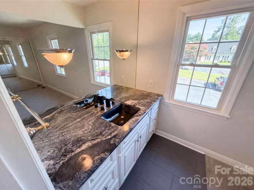8042 Regent Park Lane, Charlotte, NC 28210.  MLS# CAR4416558, YatesRealty ID 45555. 