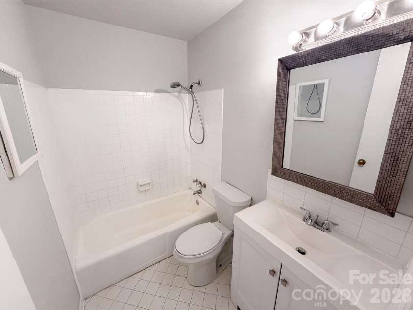 8042 Regent Park Lane, Charlotte, NC 28210.  MLS# CAR4416558, YatesRealty ID 45555. 