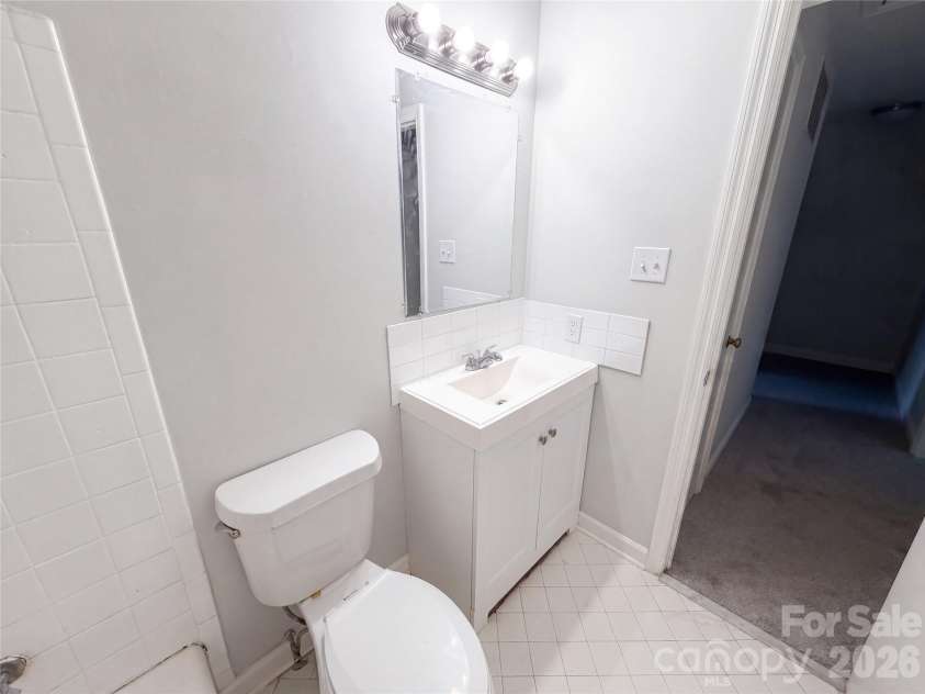 8042 Regent Park Lane, Charlotte, NC 28210.  MLS# CAR4416558, YatesRealty ID 45555. 